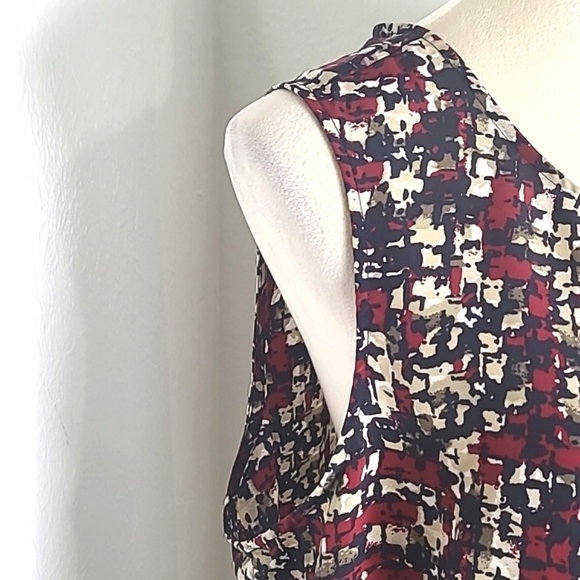 CJ Banks Sleeveless Patterned Multicolor Top, Size 1X - Picture 3 of 9